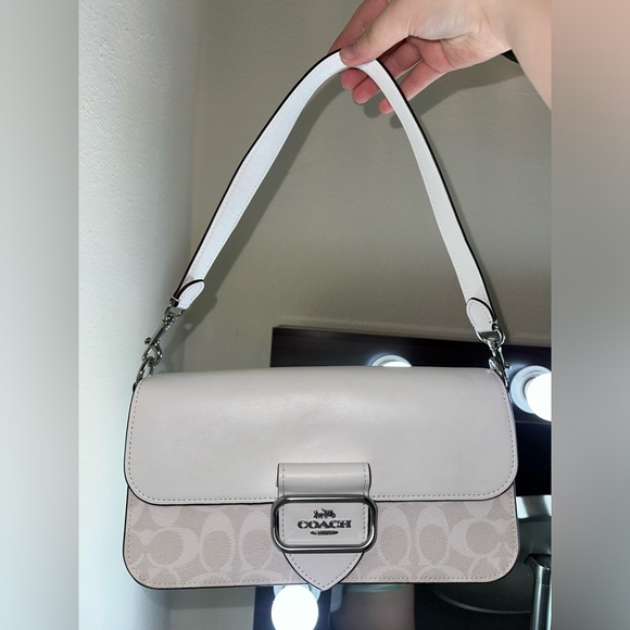 Coach Handbags - BRAND NEW BEAUTIFUL WHITE COACH BAG.🤍😍